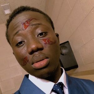 Meet your Posher, Emmanuel